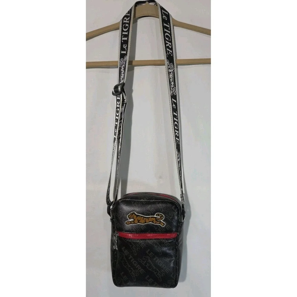 Le Tigre Crossbody Bag Unisex Black AOP Logo Red‎ Zip Streetwear Small Pouch